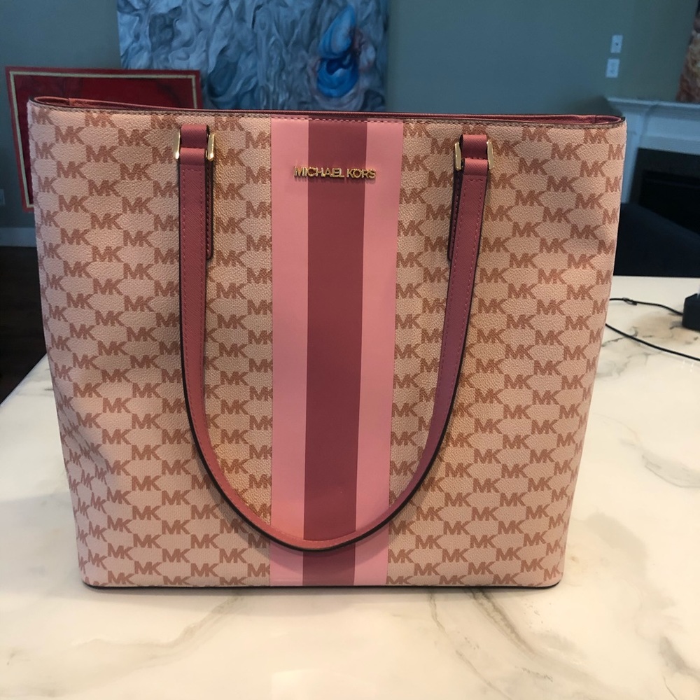 Michael Kors new with tags pink monogram tote